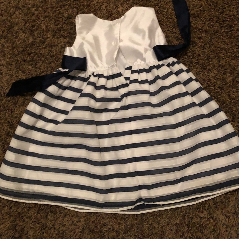 Dress - Picture 3 of 7
